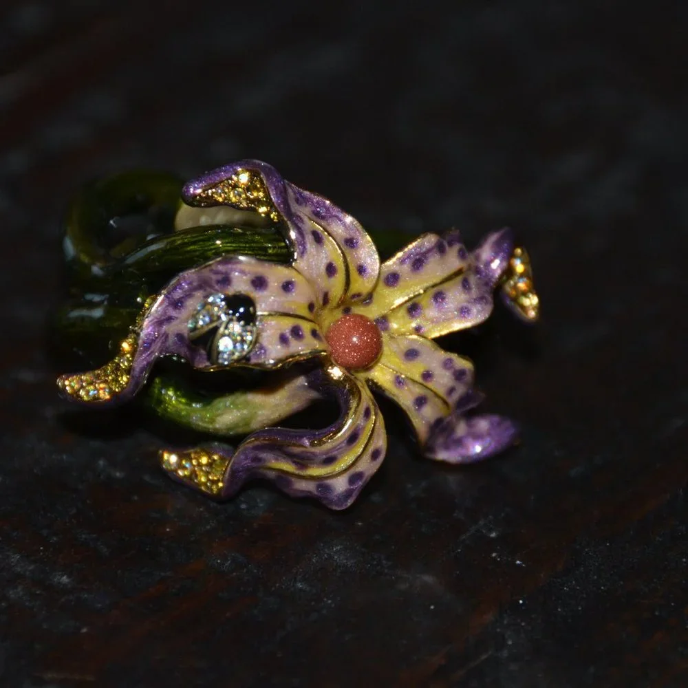 RARE LUXURY JAY STRONGWATER LILY FLOWER FLORAL CRYSTAL ENAMEL NAPKIN RING HOLDER